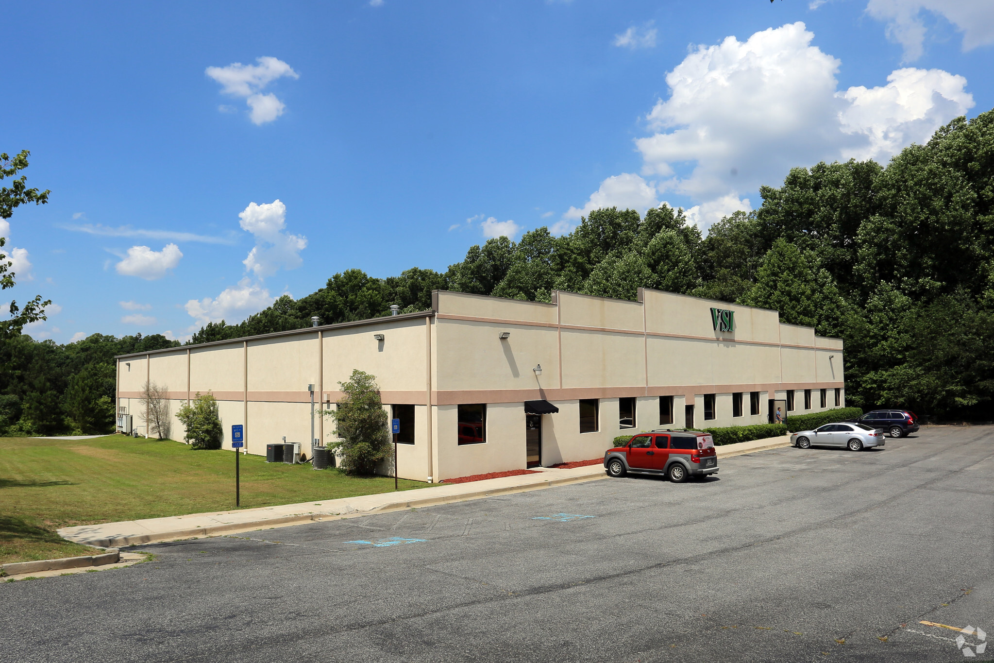 1205 Alpha Dr, Alpharetta, GA for Rent
