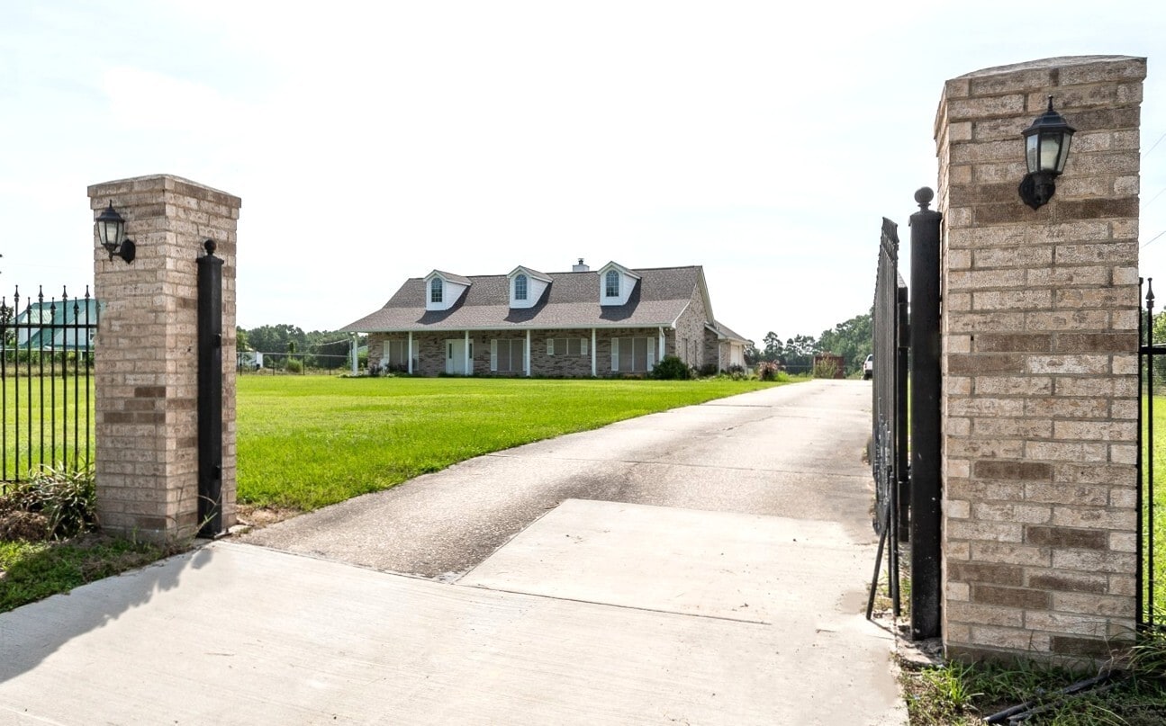 15953 1st St, Splendora, TX for Sale