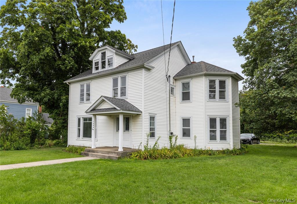 1586 Main Rd, Jamesport, NY for Rent
