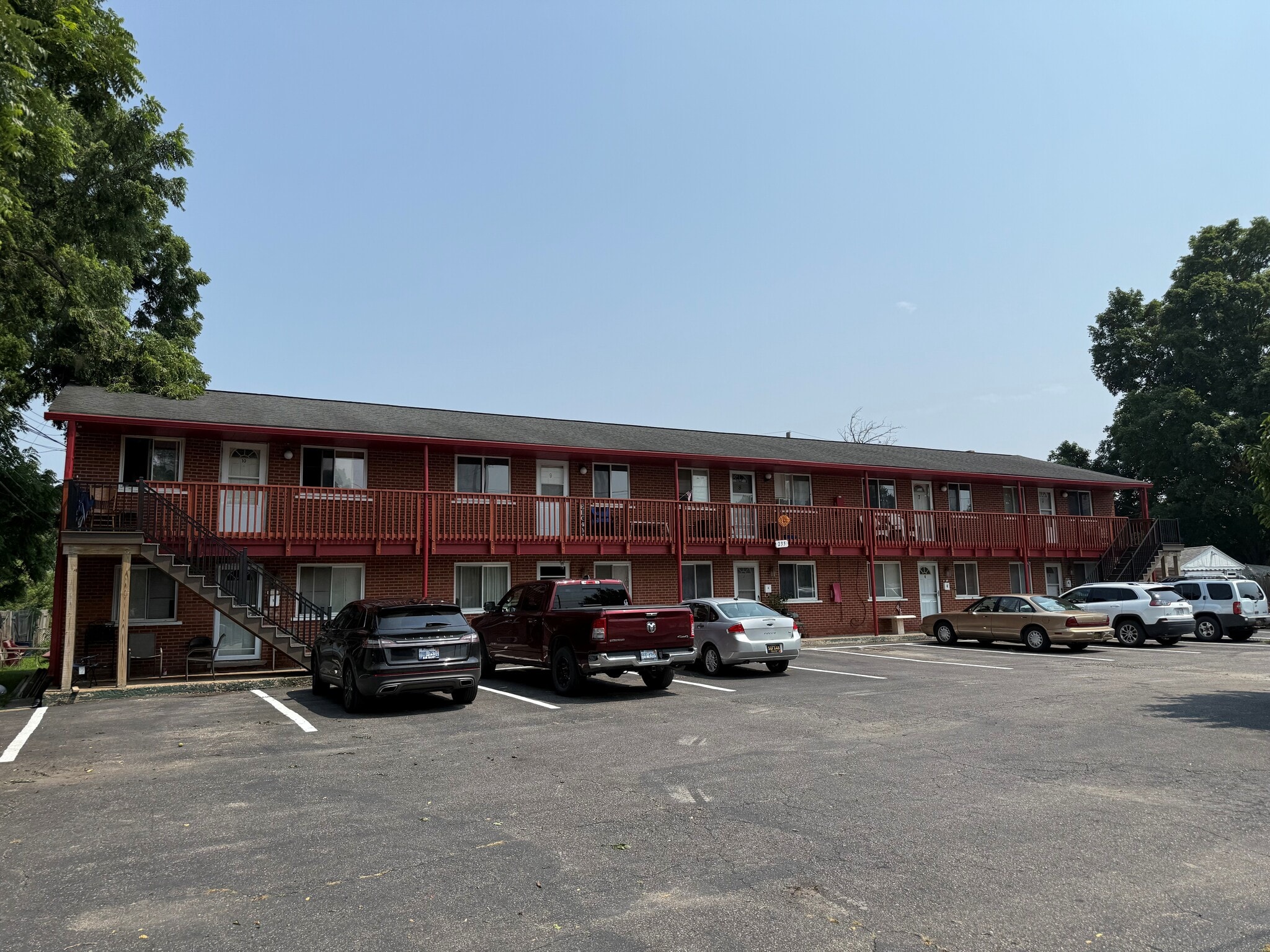 235 Washington St, South Lyon, MI for Sale