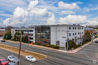 15-01 Broadway  
