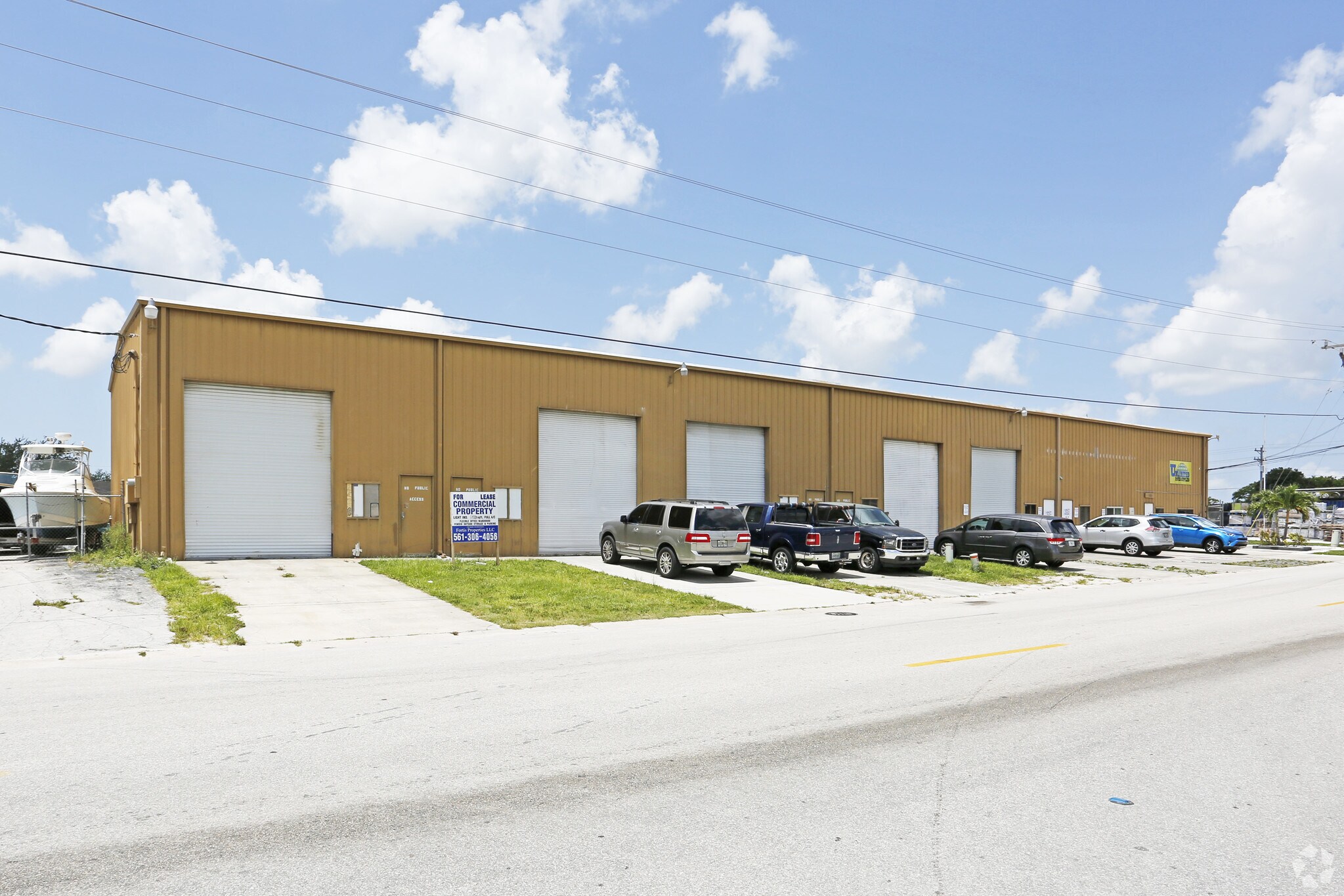 11081112 SE 9th Ln Cape Coral, FL 33990 Industrial Property for Sale