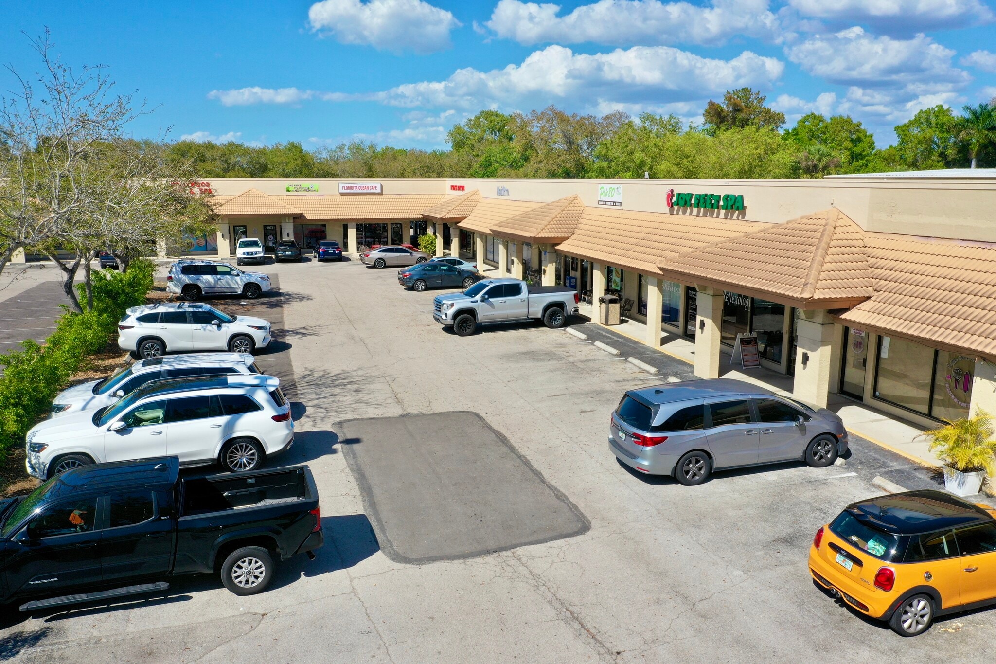 2055-2099 Pine Ridge Rd, Naples, FL for Rent