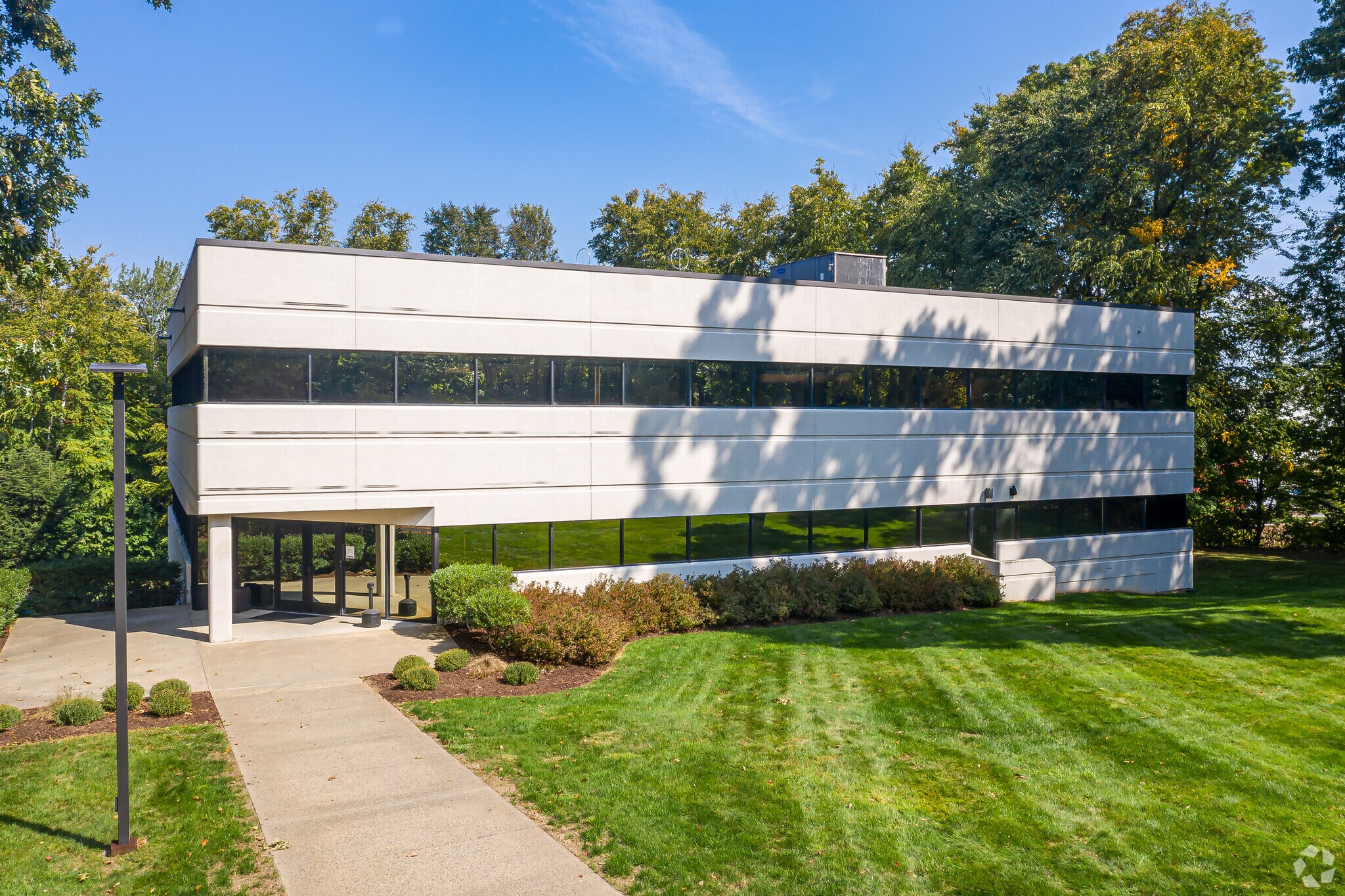 160 Chapel Rd, Manchester, CT for Sale