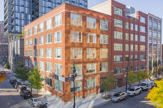 Chicago, IL Office - 401 W Superior St