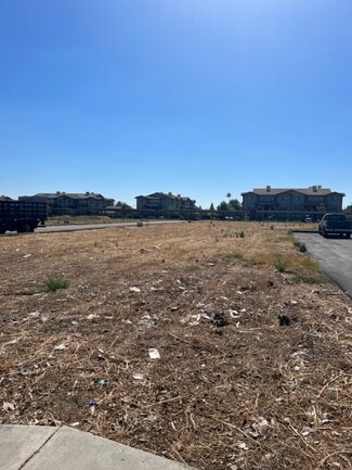 9420-9432 Sierra Ave 9420-9432 Sierra Ave