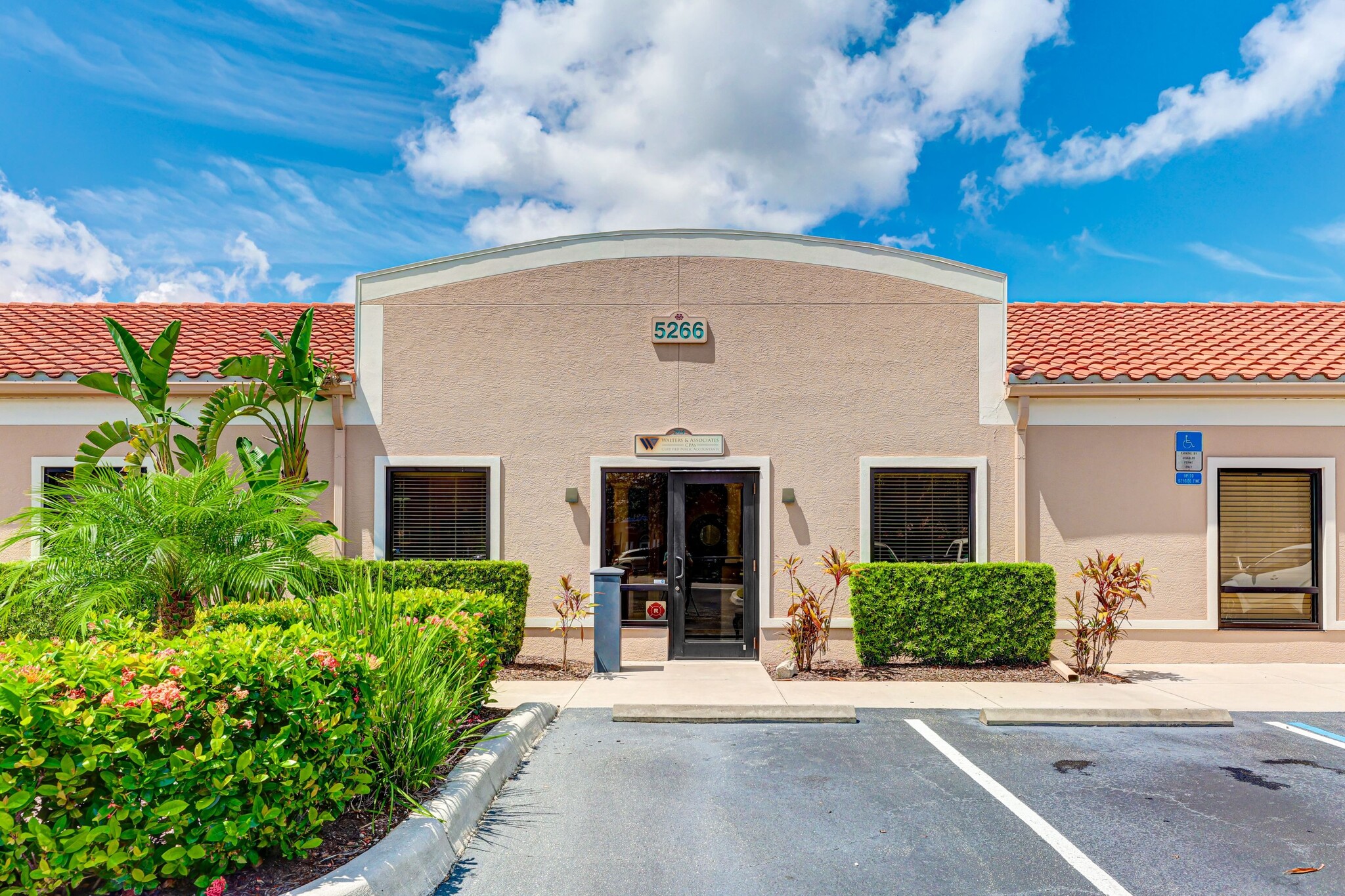 5266 Office Park Blvd, Bradenton, FL for Rent