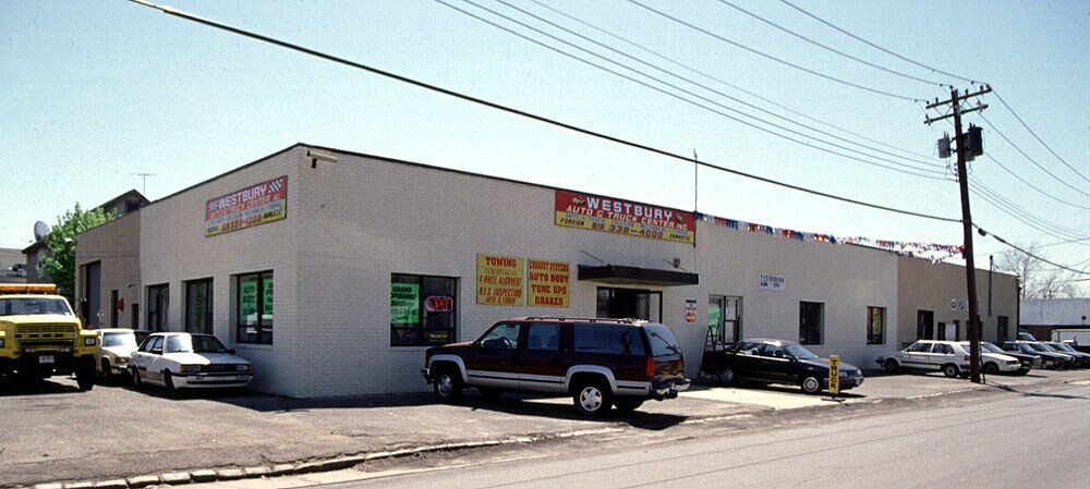 520 Main St, Westbury, NY for Rent
