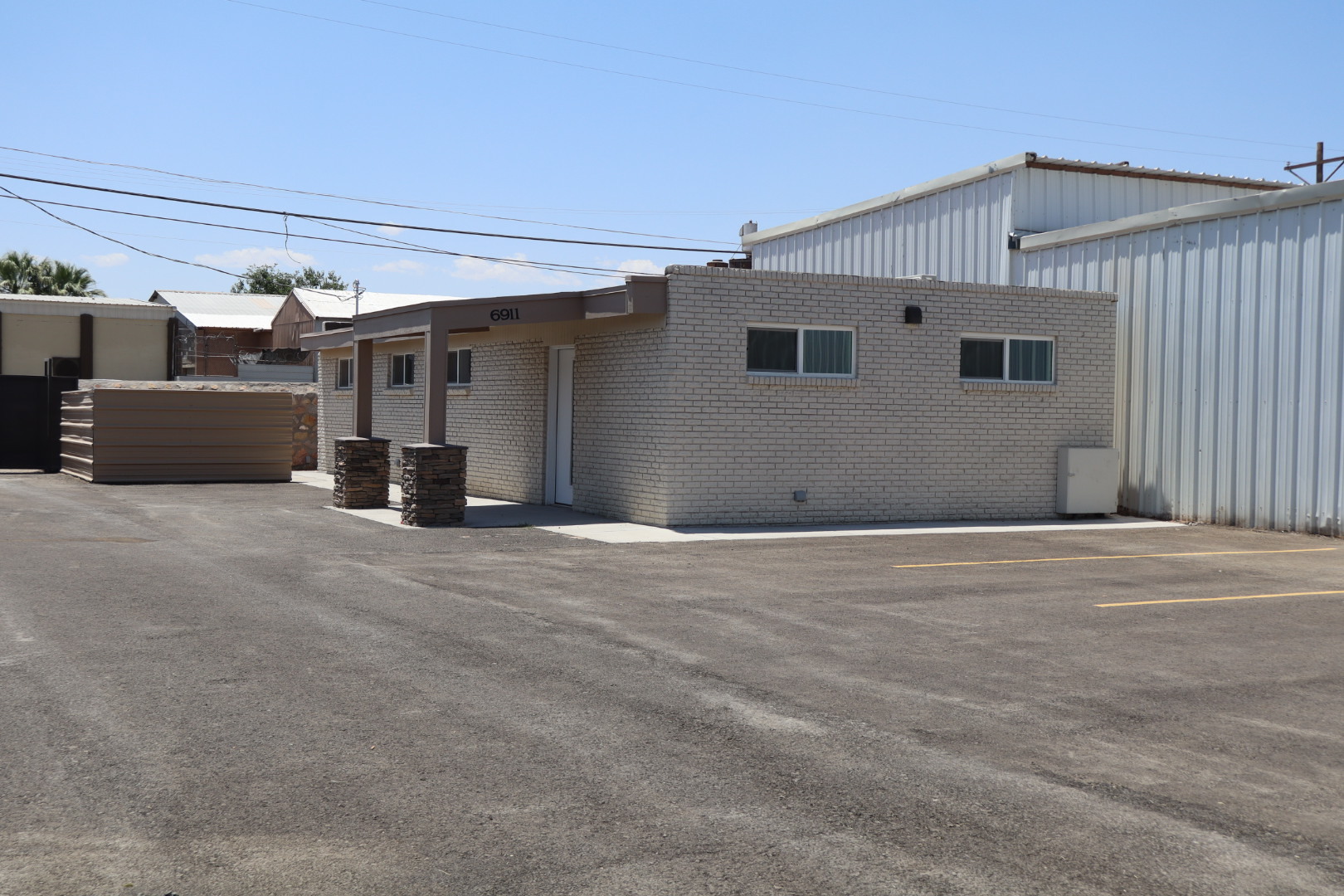 6911 Doniphan Dr, El Paso, TX for Rent