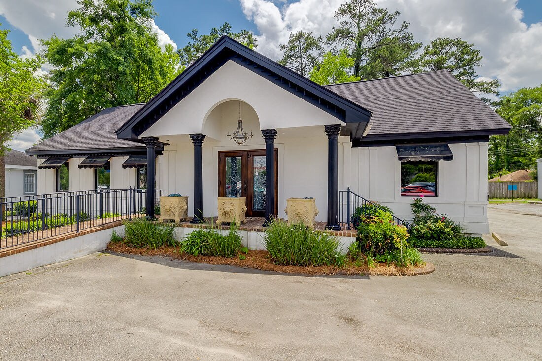 9 W Derenne Ave, Savannah, GA for Sale