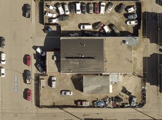 Automotive building / 0.5 Acre Lot