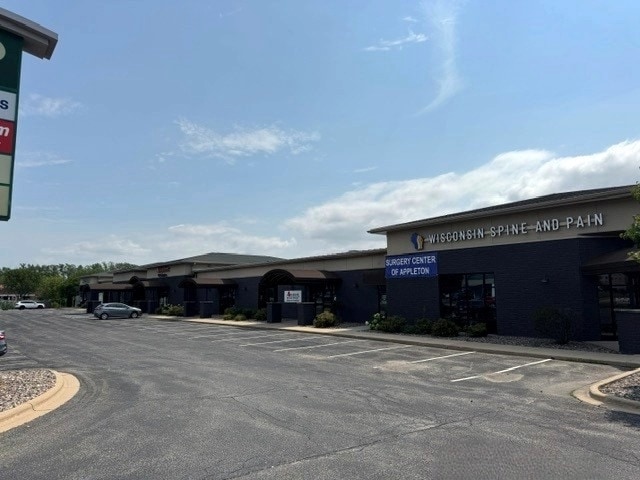 1600-1688 N Casaloma Dr, Grand Chute, WI for Sale