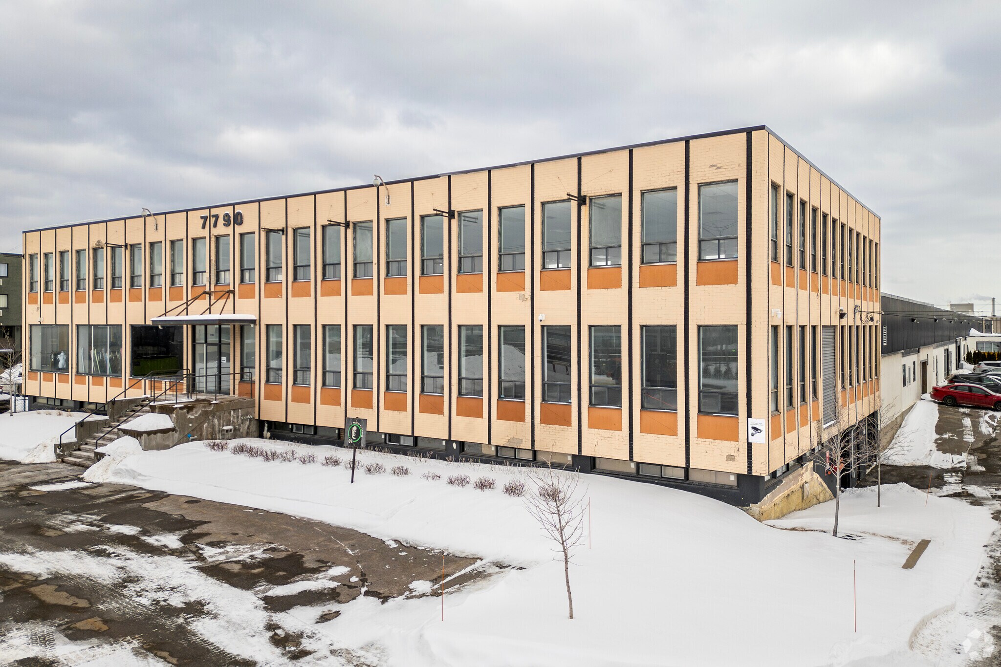 7790 Ch De La Côte-De-Liesse, Saint-Laurent, QC for Rent