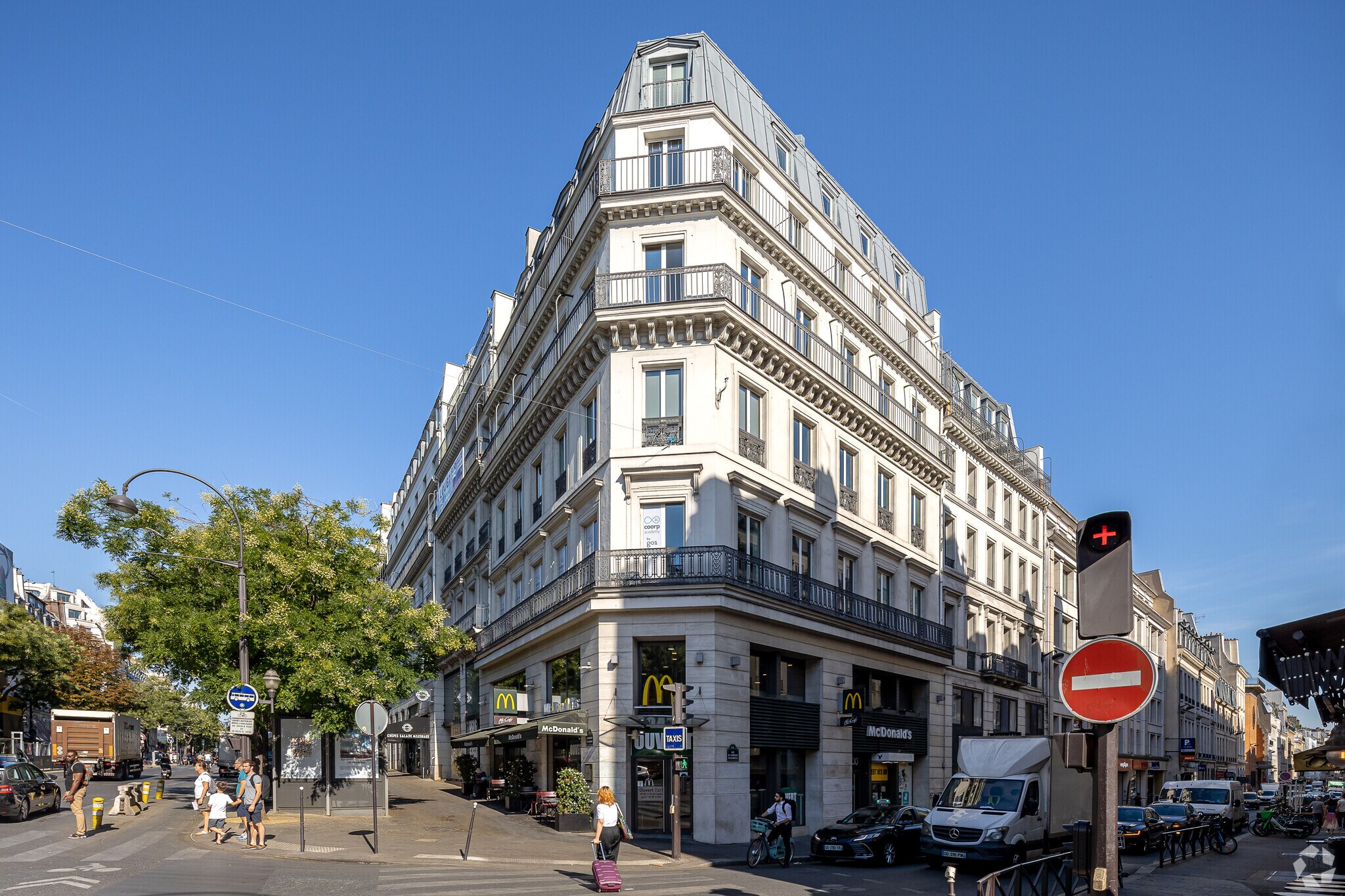 , Paris, PAR for Sale