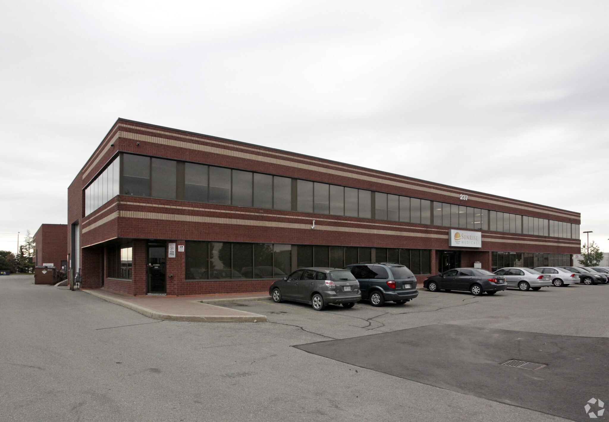 237 Romina Dr, Vaughan, ON for Rent