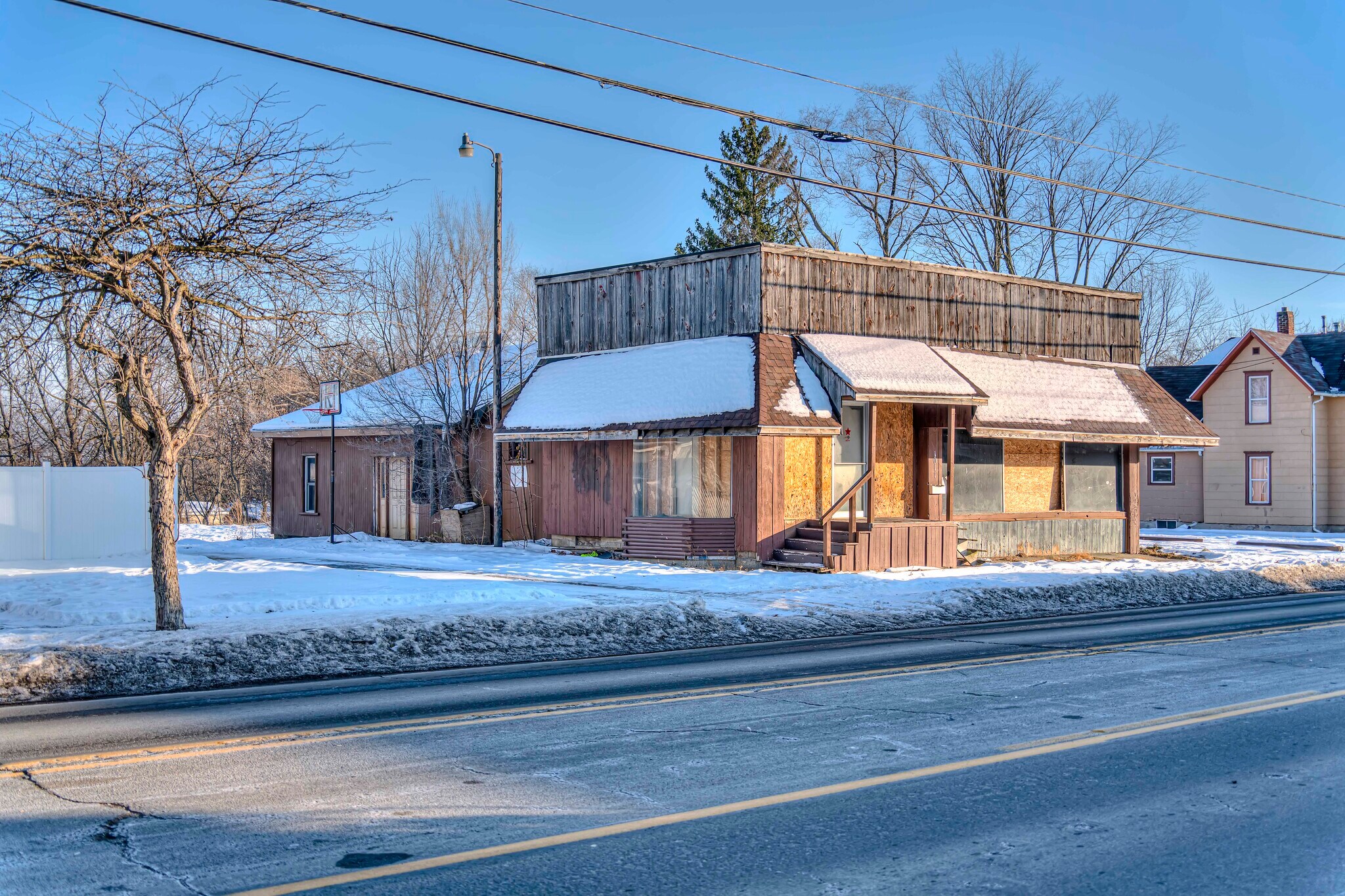 1011 Lansing Ave, Jackson, MI for Sale