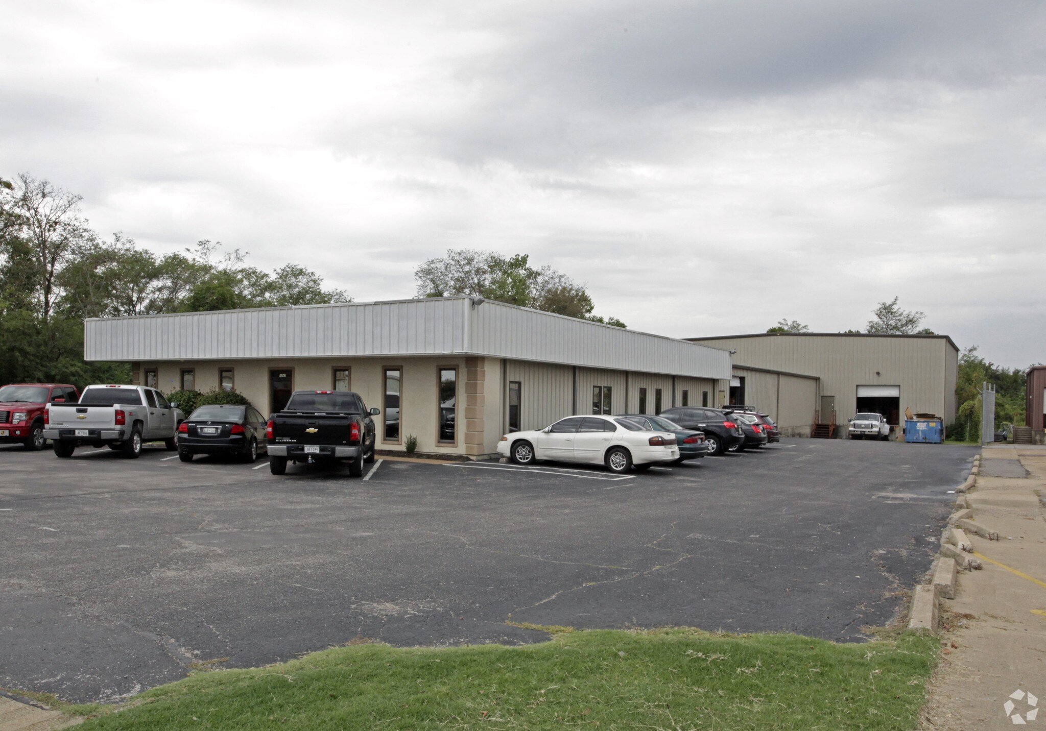 1847 Vanderhorn Dr, Memphis, TN for Sale