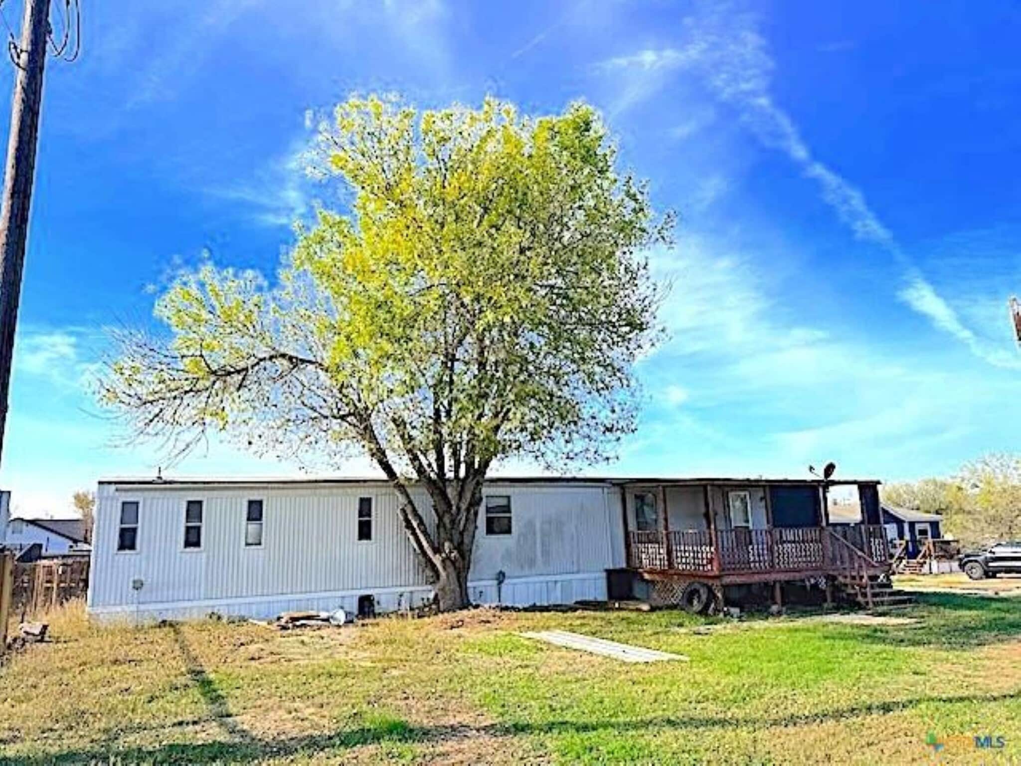 135 Creekway Ln, Seguin, TX for Sale