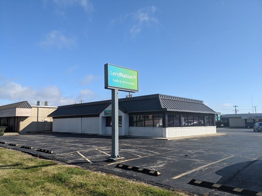 2900 N Water St Decatur, IL 62526 Shopping Center Property for Lease on
