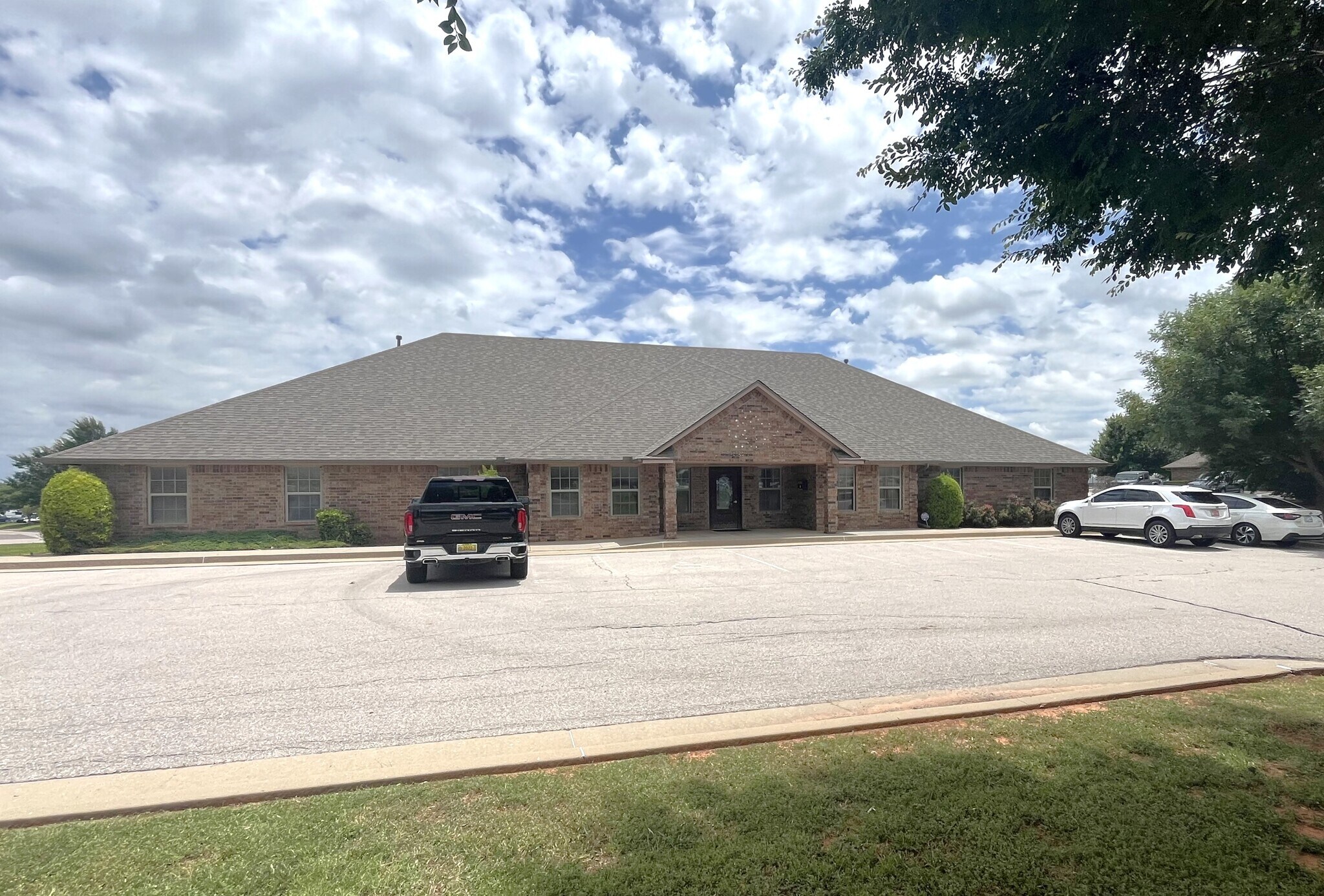 8901 Commerce Park Dr, Oklahoma City, OK for Rent