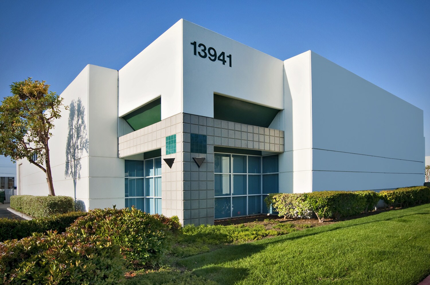 13933 Magnolia Ave, Chino, CA for Rent