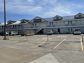 Drumheller, AB Hospitality - 101 Grove Pl