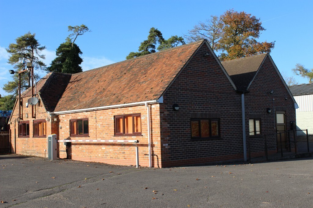1 Bath Rd, Newbury, BKS for Rent