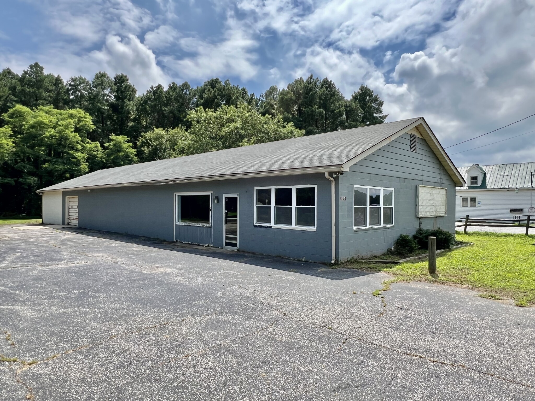 15242 General Puller Hwy, Deltaville, VA for Sale