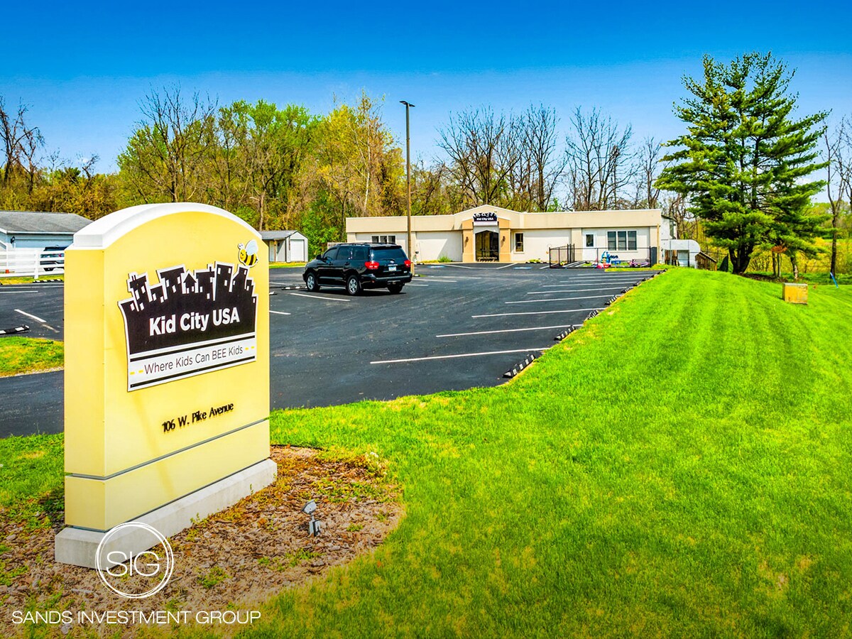 106 W Pike Ave, Petersburg, IN for Sale