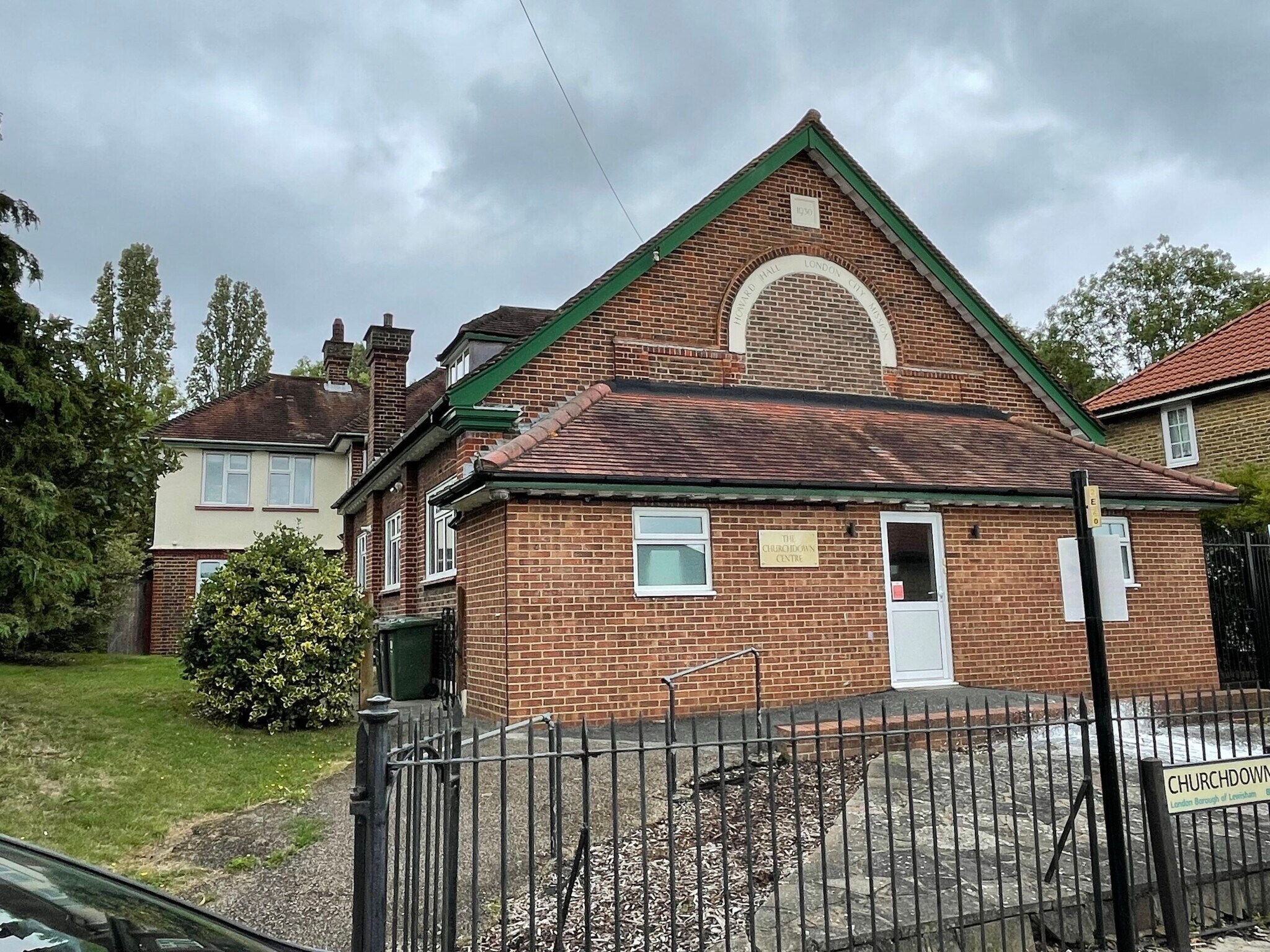 60 Churchdown, Bromley, LND for Sale