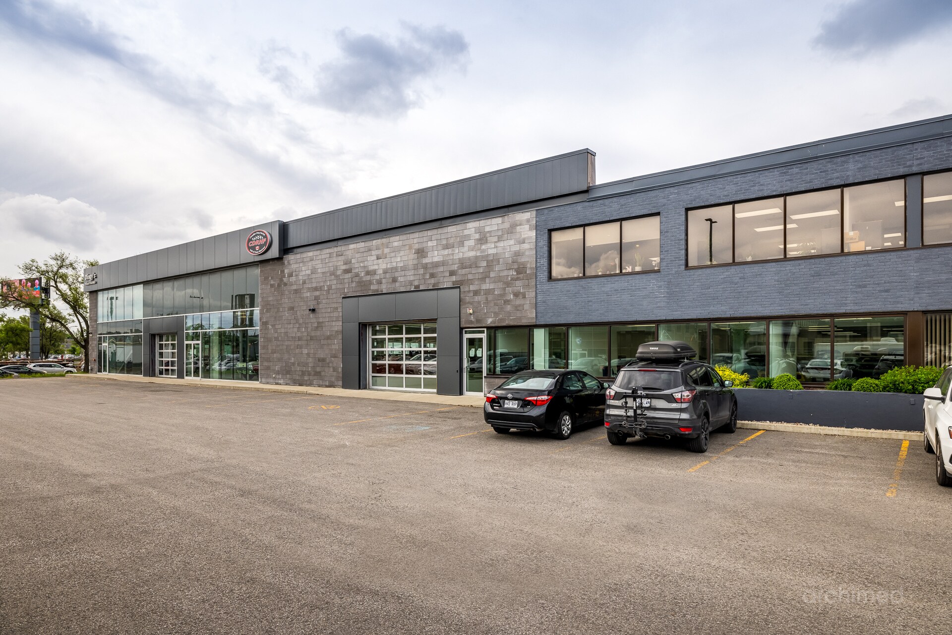 4475-4477 Boul. Métropolitain E., Saint-leonard, QC for Sale
