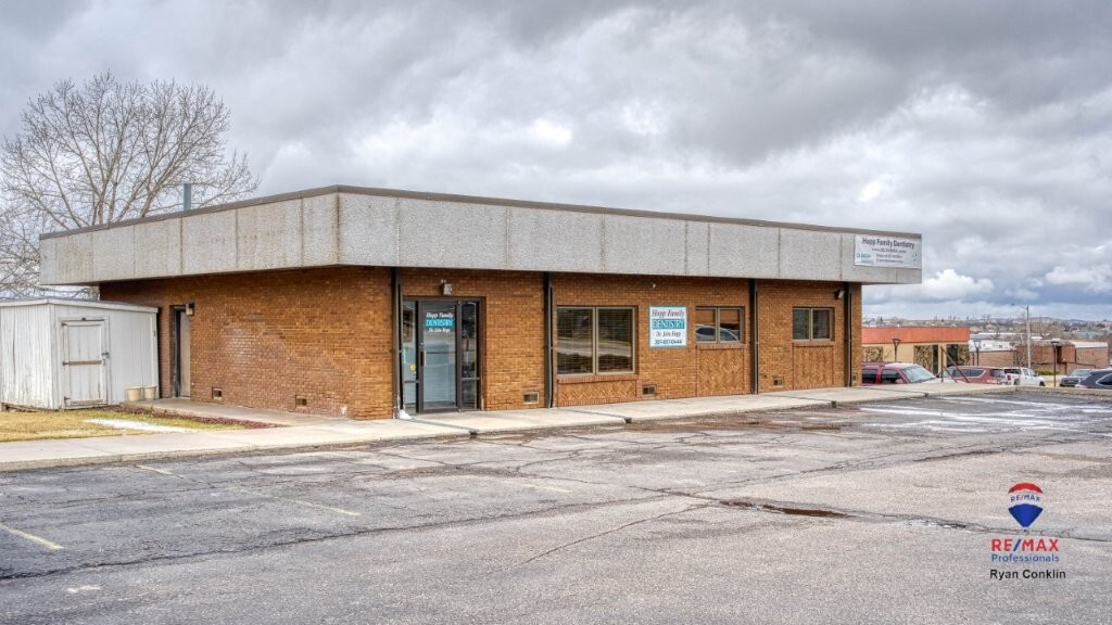 1313 W 4th St, Gillette, WY for Sale