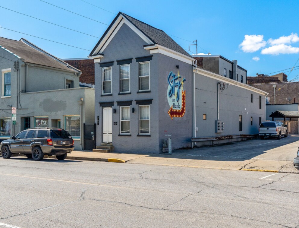 207 Bank St, New Albany, IN for Sale