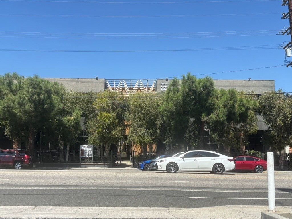 20941-20945 Devonshire St, Chatsworth, CA for Rent