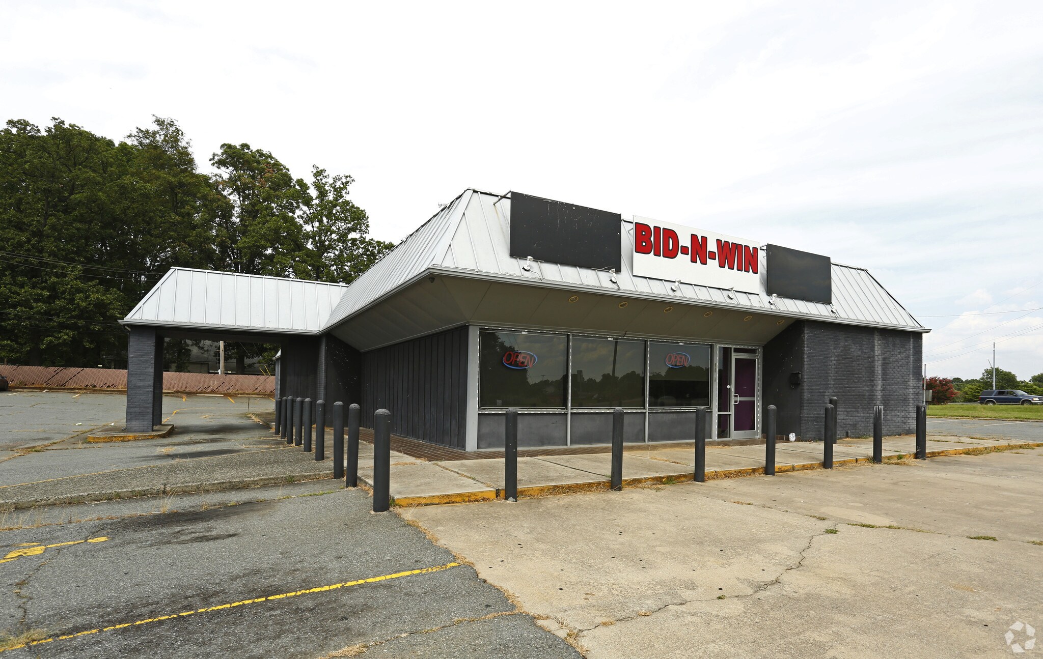 3730 Brookshire Blvd, Charlotte, NC for Sale