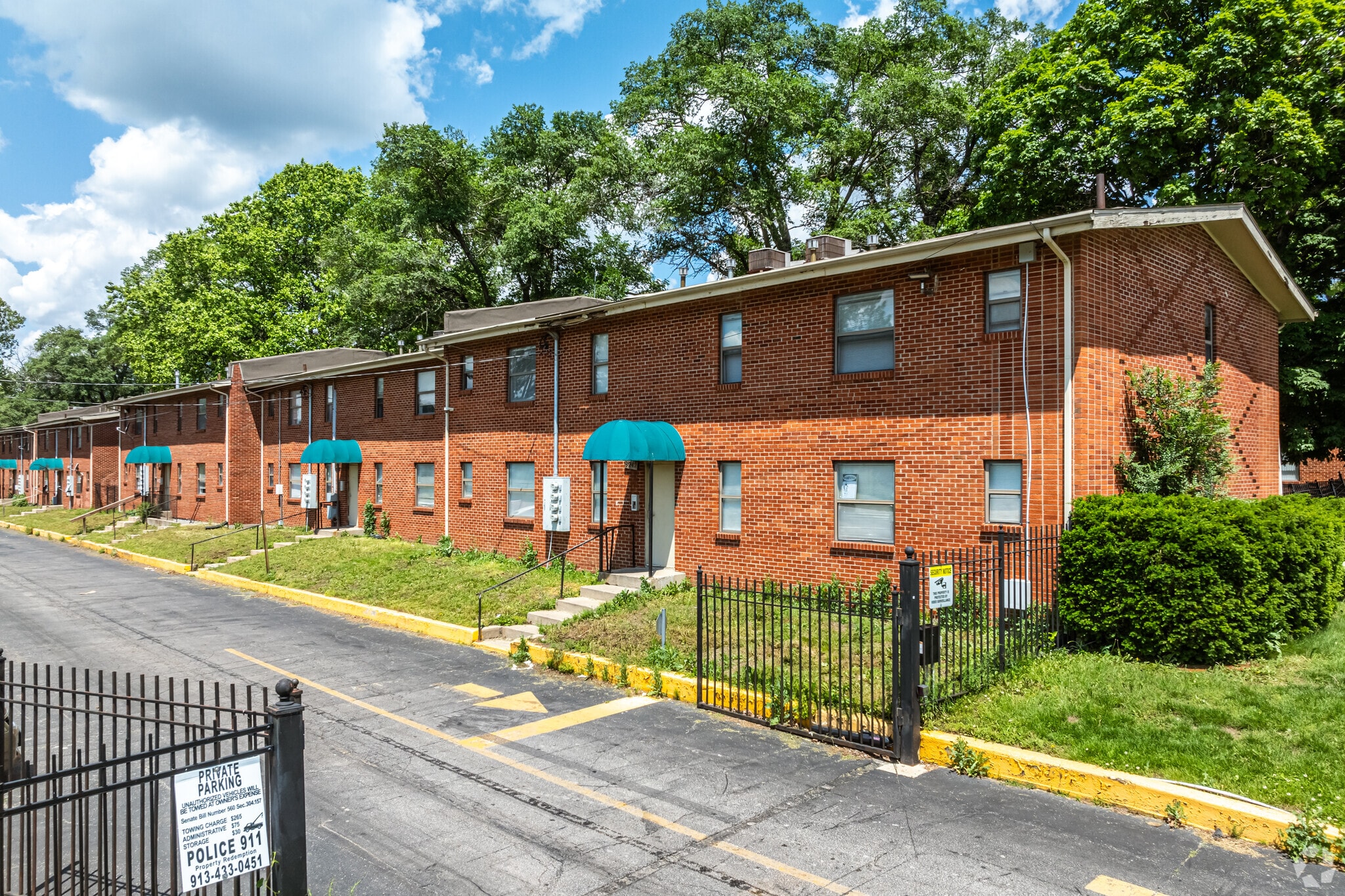 8208 Troost Ave, Kansas City, MO for Sale