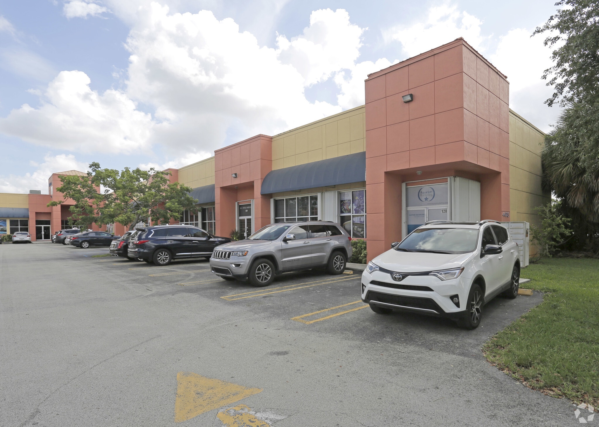 4615 NW 72nd Ave, Miami, FL for Rent