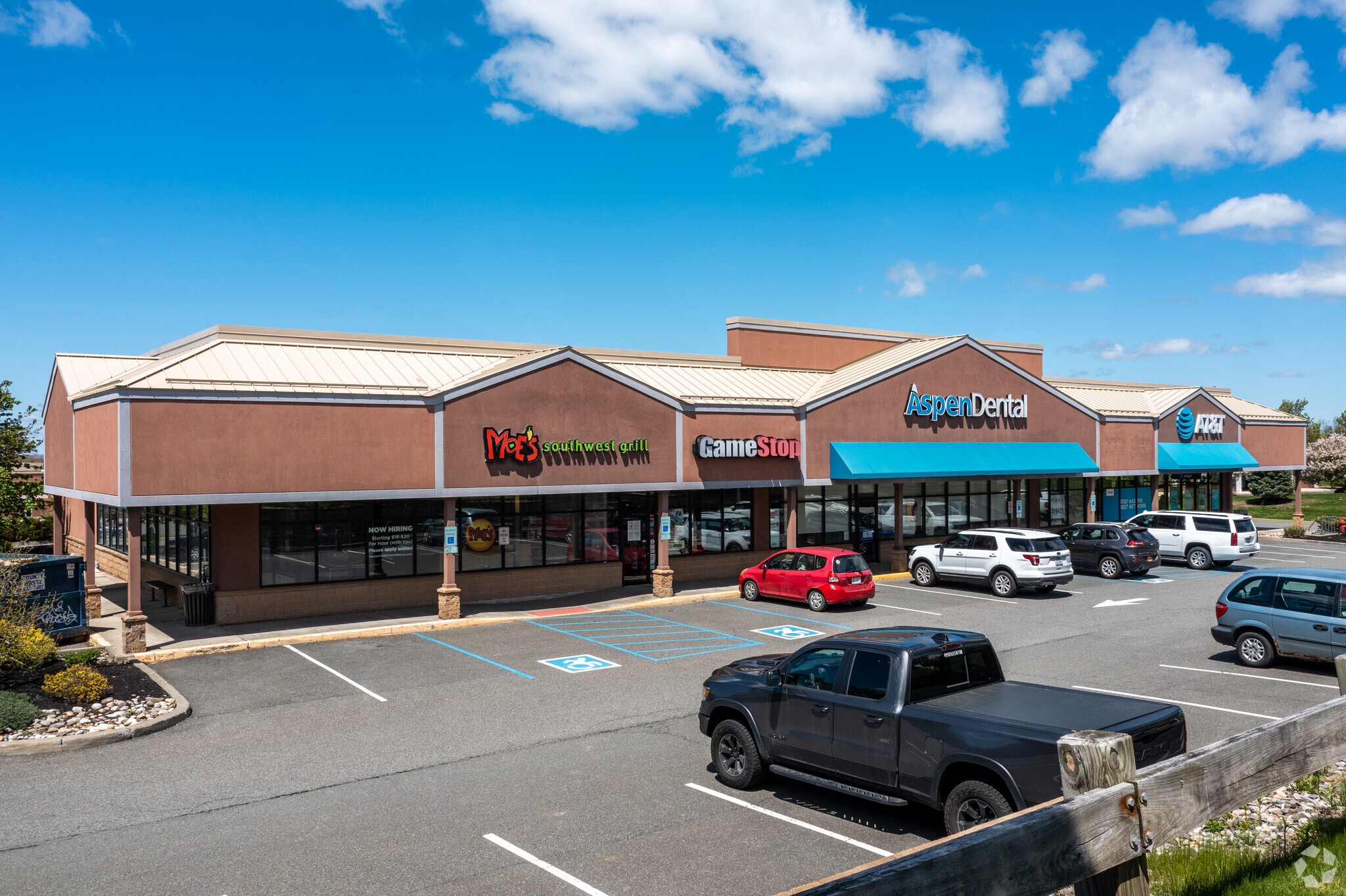 307 Troy Rd Rensselaer, NY 12144 Retail Property for Lease on