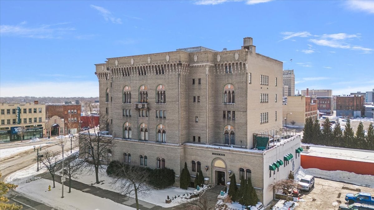 1 Lafayette St, Pontiac, MI for Sale