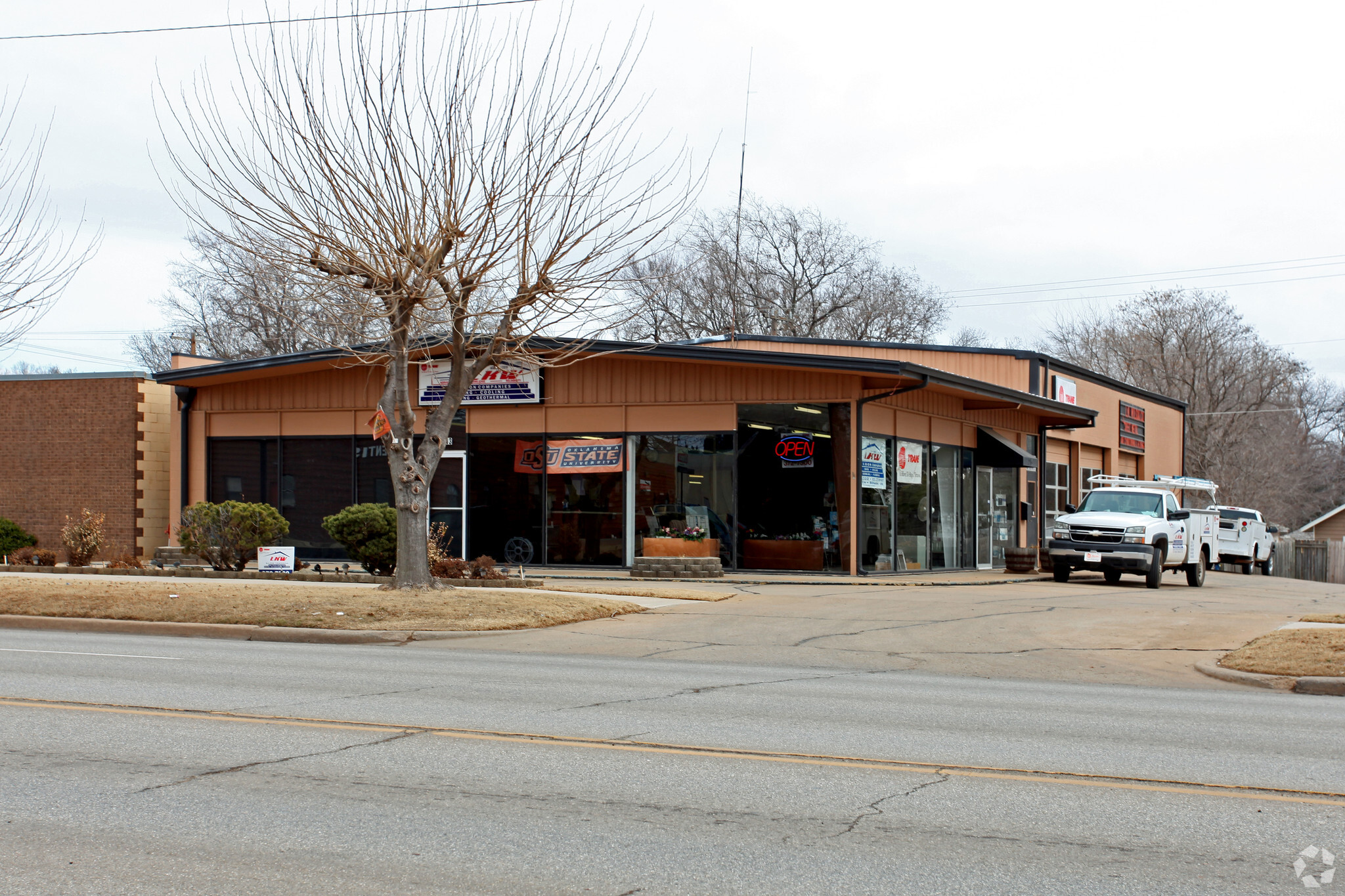 213 S Main St, Stillwater, OK for Sale