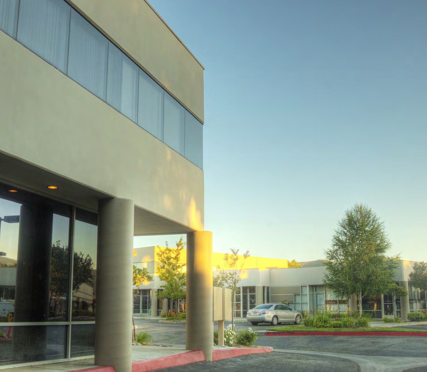 27576 Commerce Center Dr, Temecula, CA for Rent