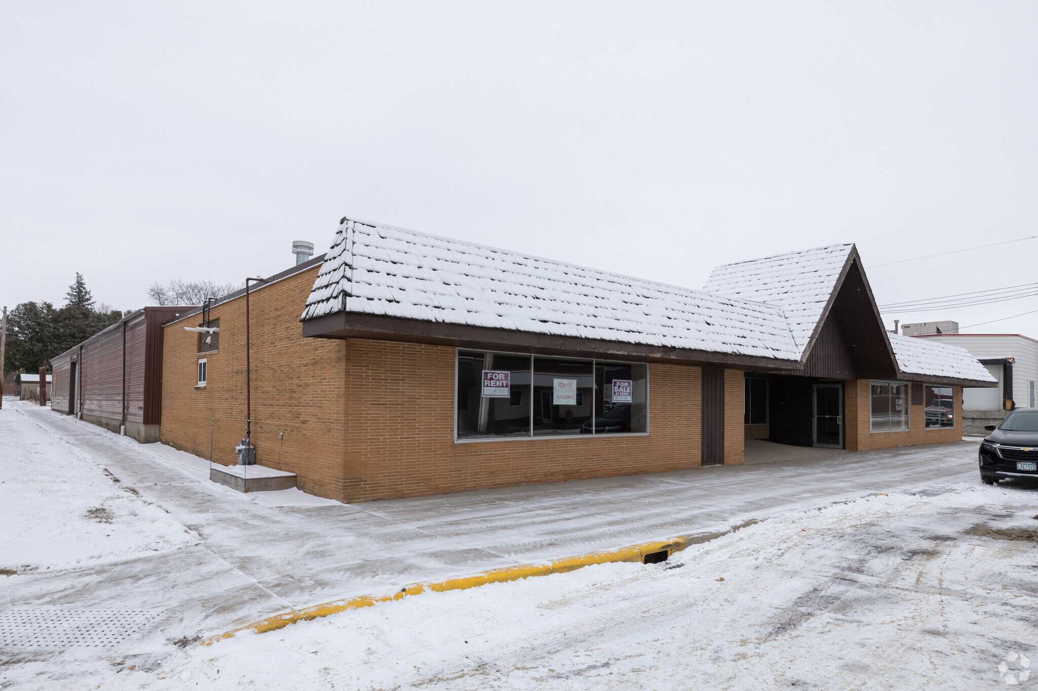 24 Center Ave N, Madelia, MN for Sale