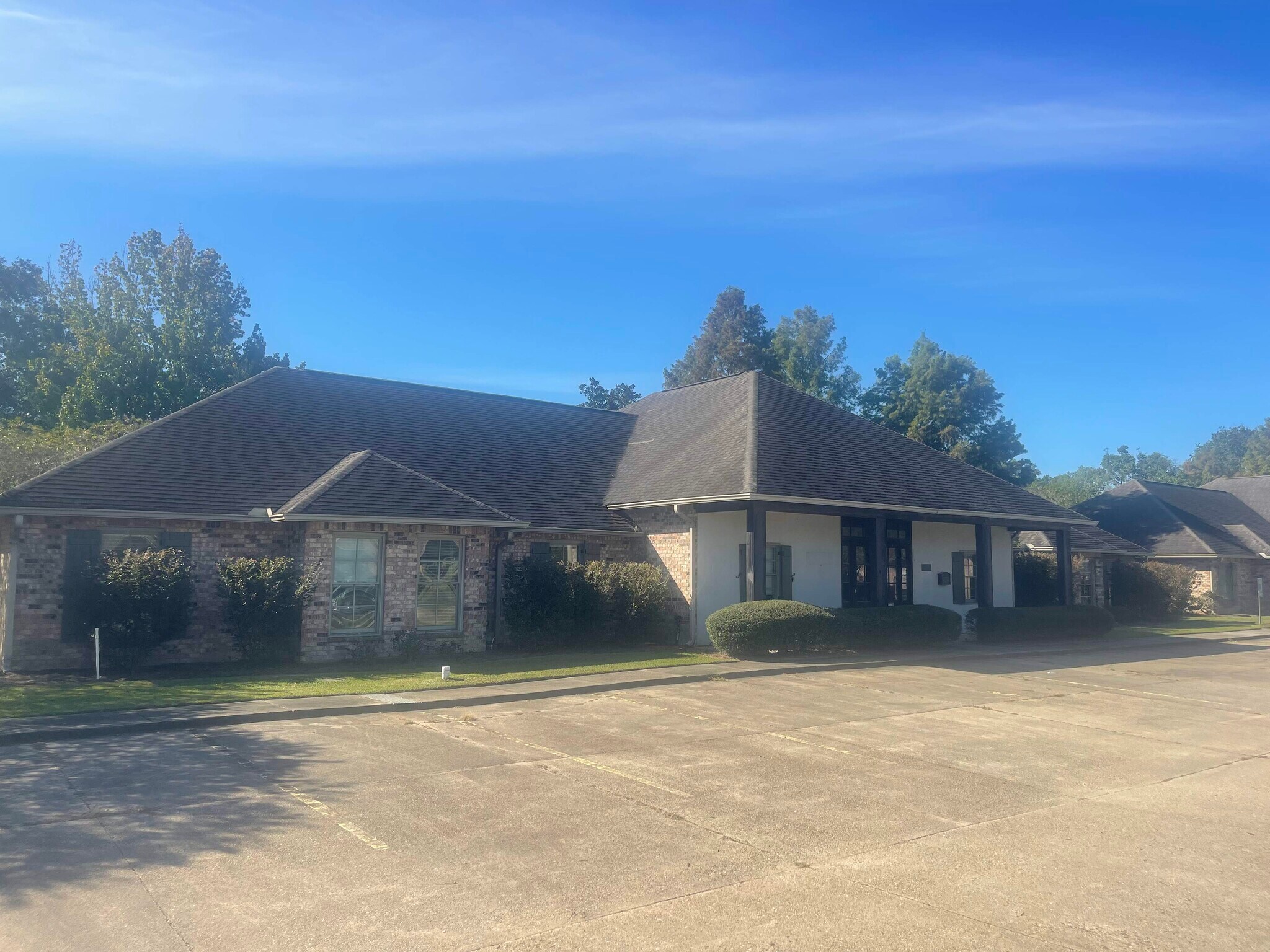 2798 O'Neal Ln, Baton Rouge, LA for Rent