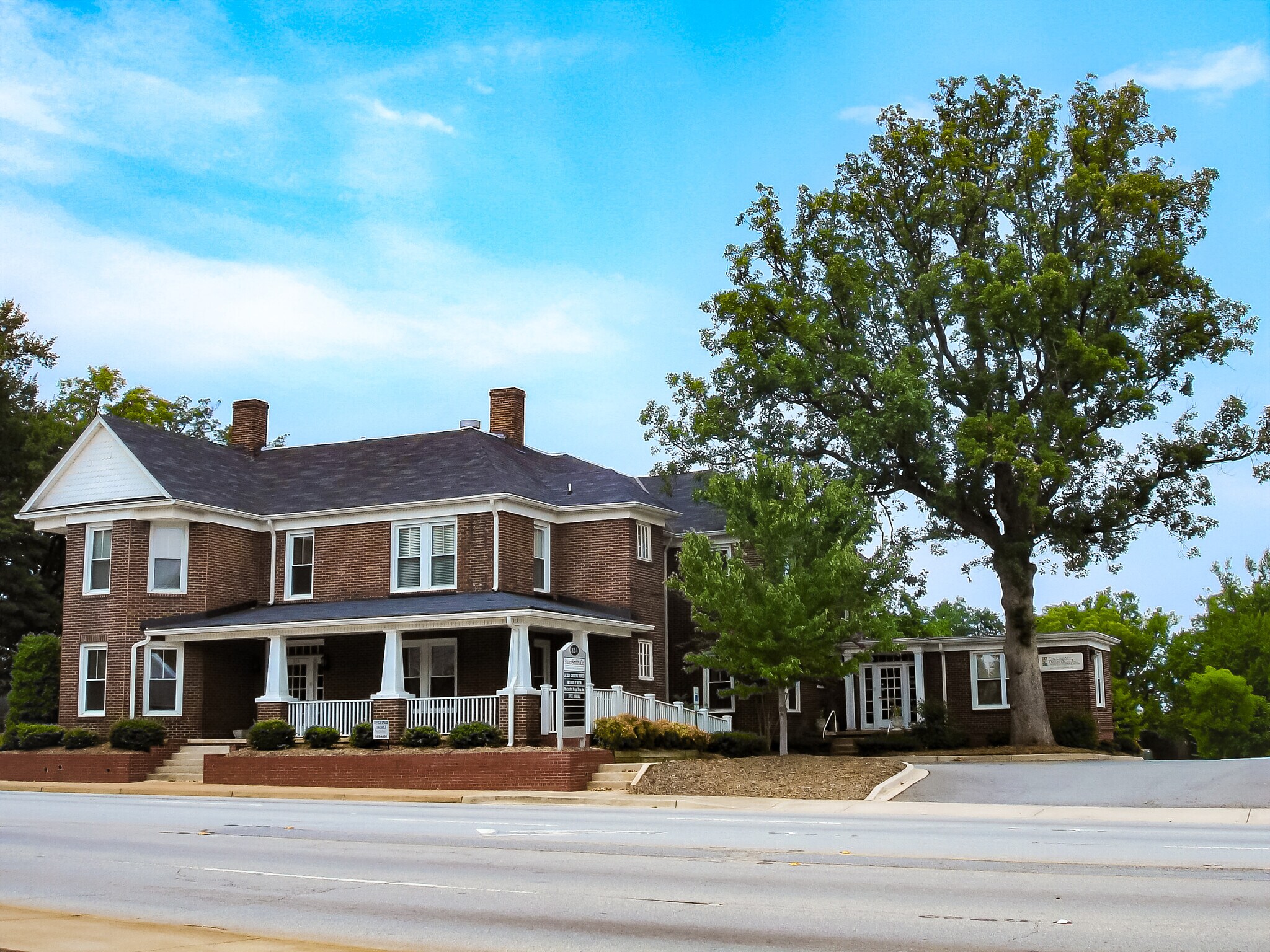 324 E Saint John St, Spartanburg, SC for Rent