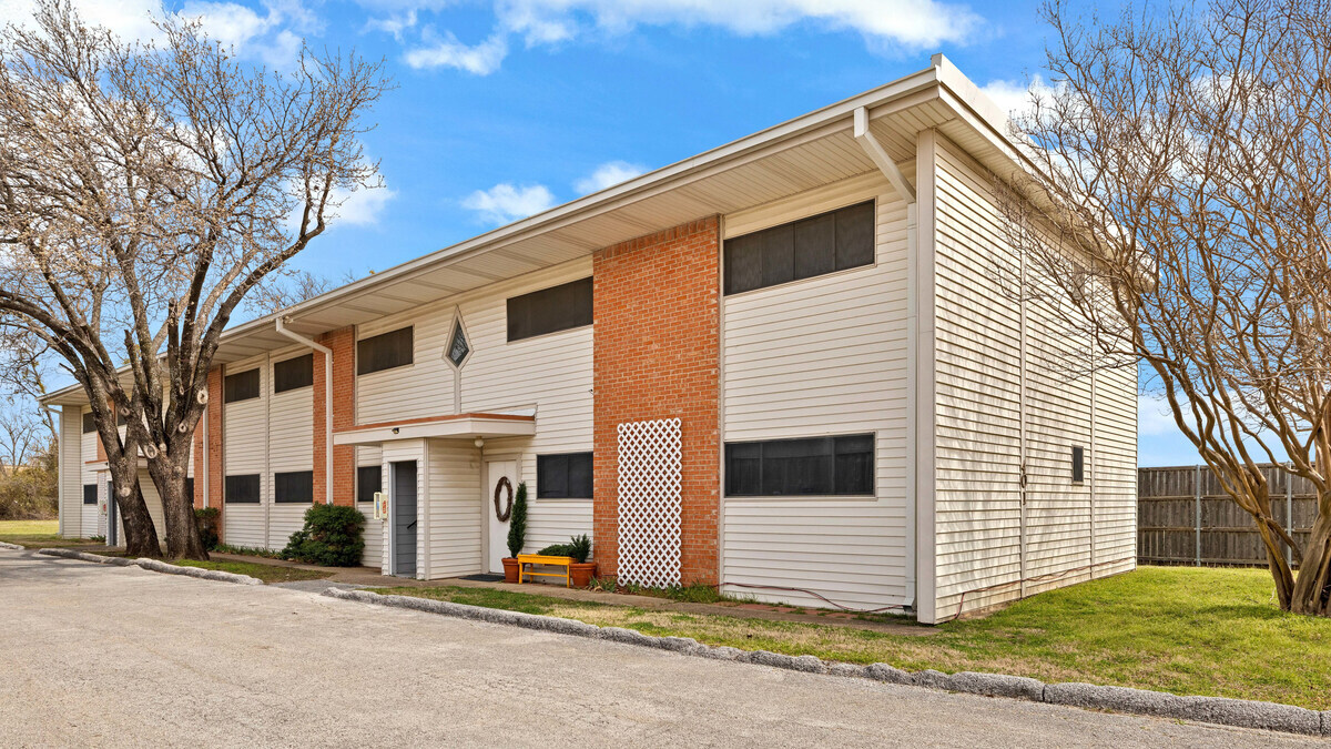 401 Betchan St, Lake Dallas, TX for Sale