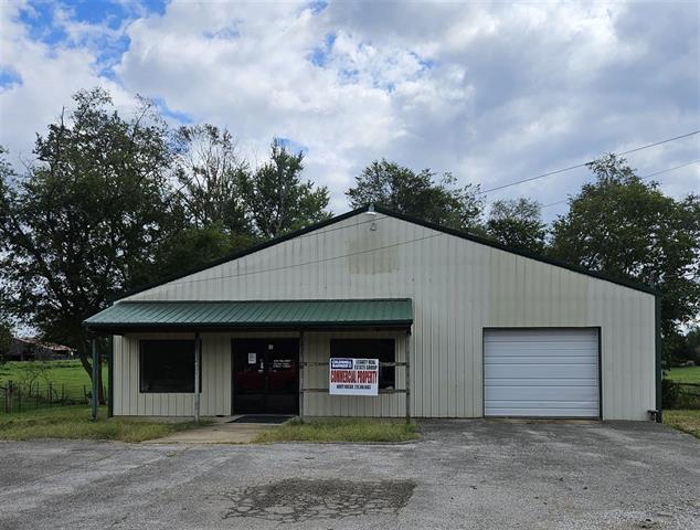 1370 S Dixie St, Horse Cave, KY for Sale