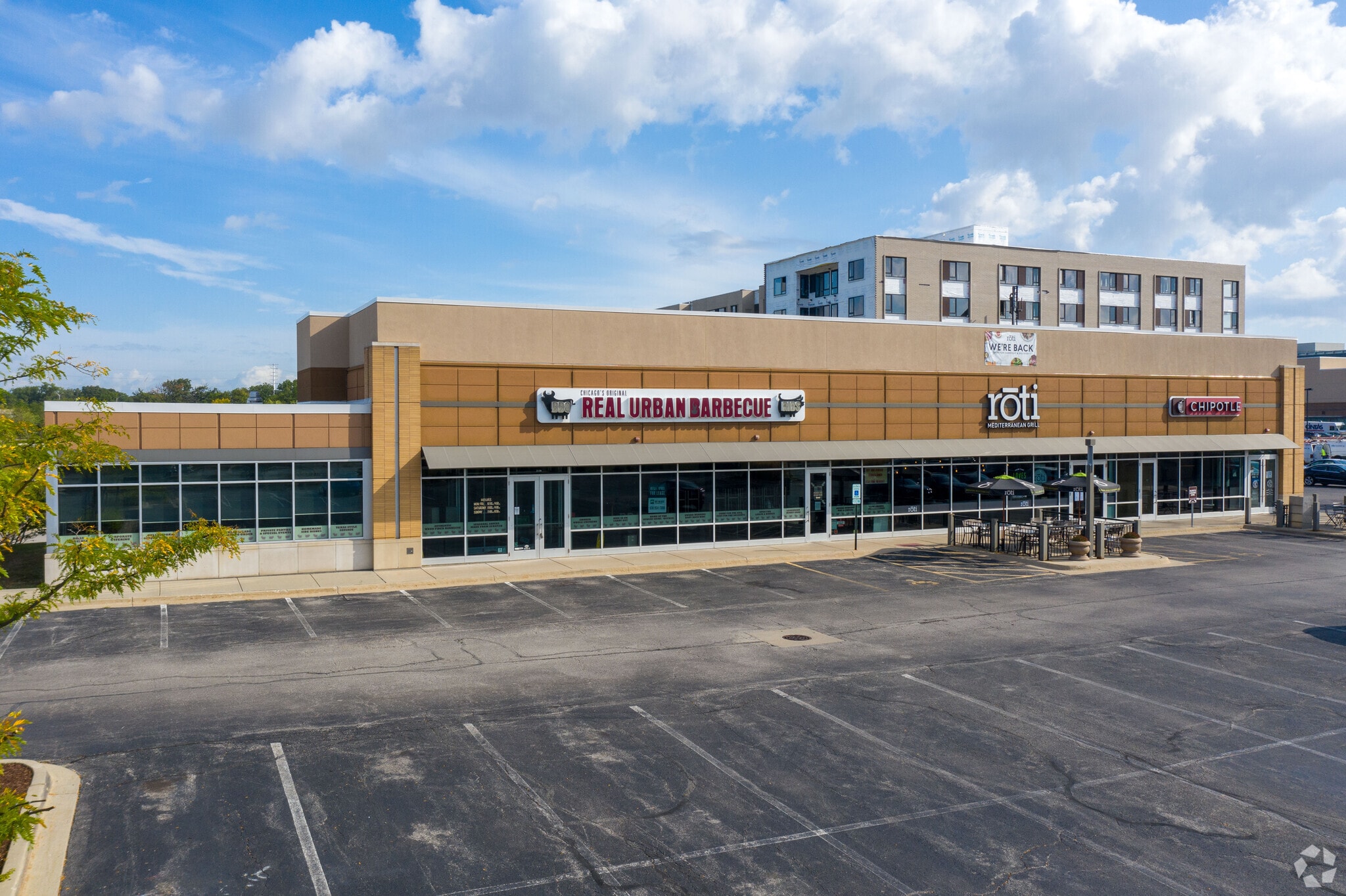 2103 Clearwater Dr, Oak Brook, IL for Rent