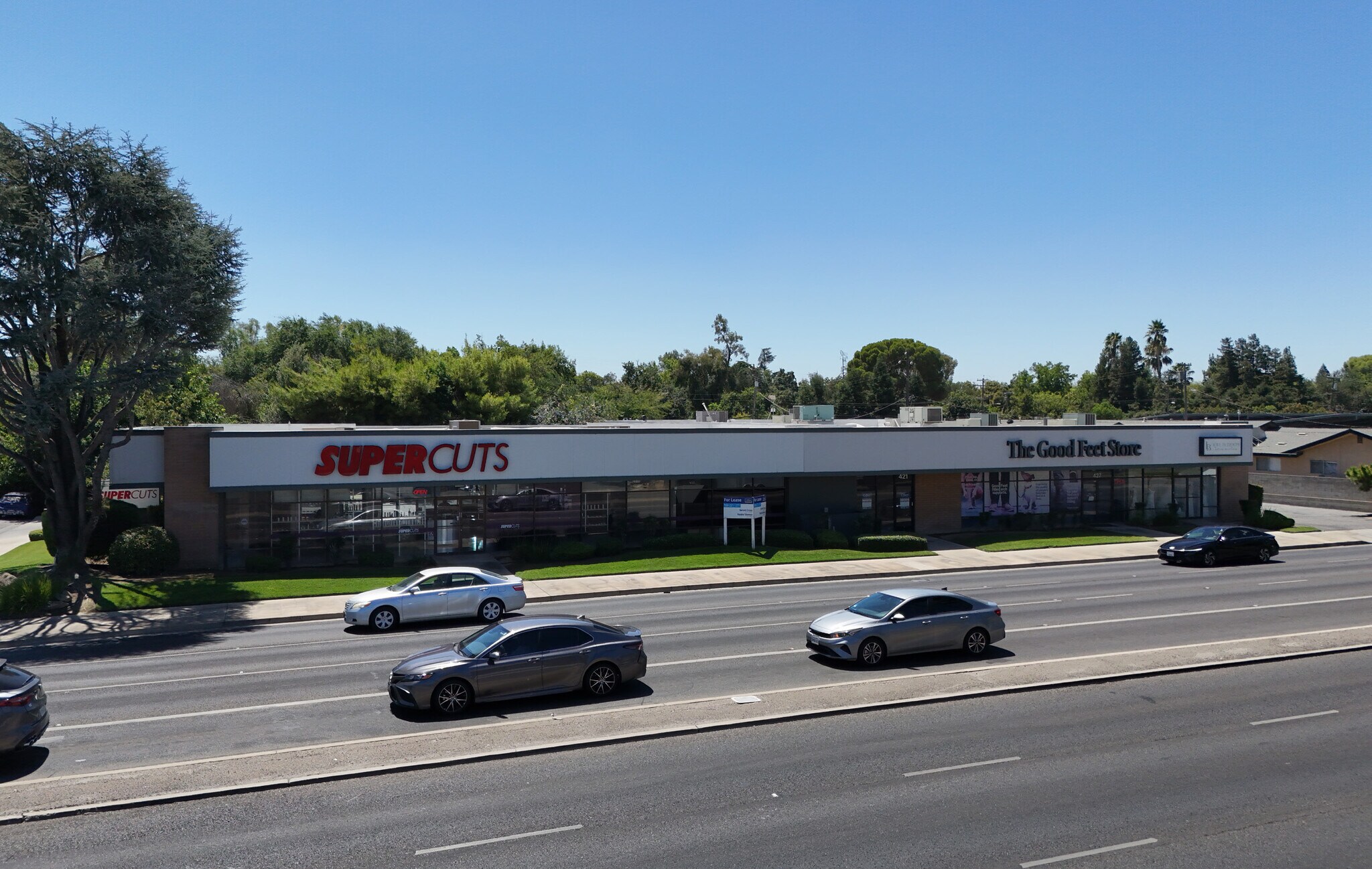 411-435 W Shaw Ave, Fresno, CA for Rent