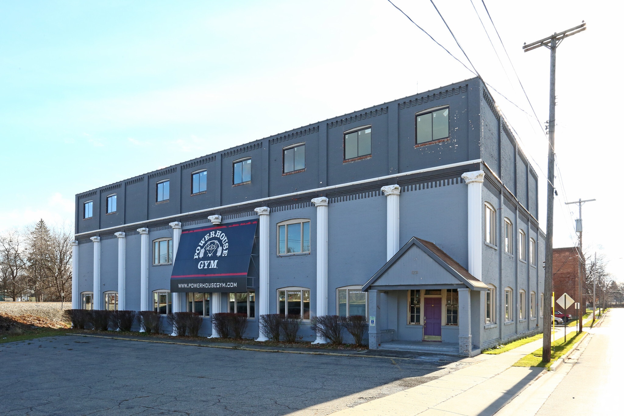 1231 W Main St, Owosso, MI for Sale