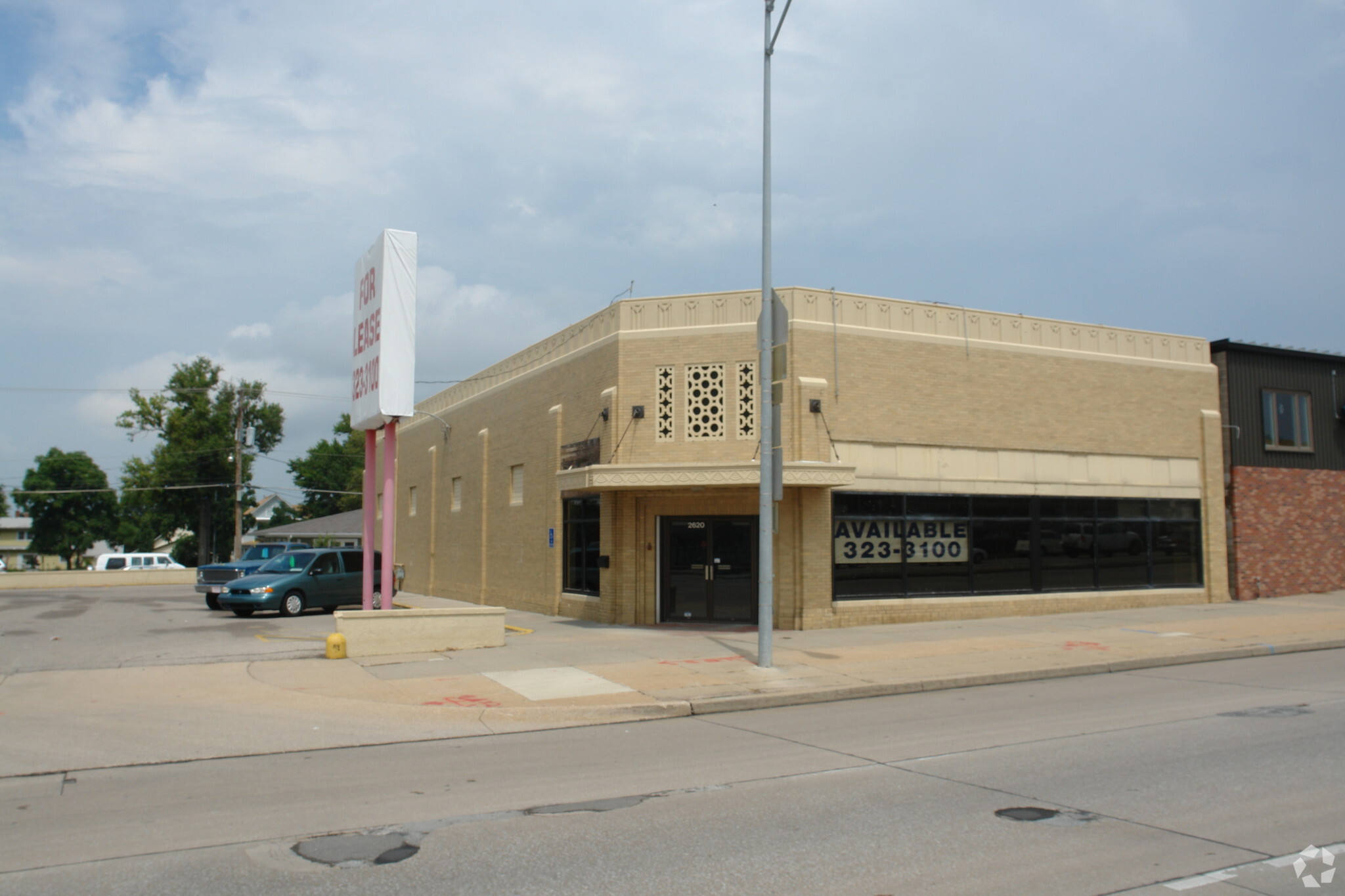 2620 O St, Lincoln, NE for Rent